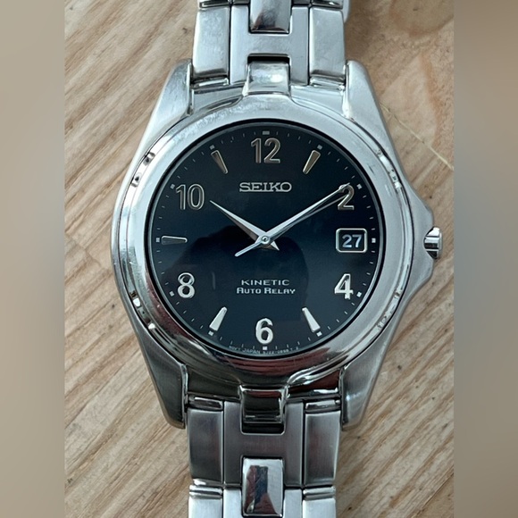 Seiko Kinetic Automatic Vintage Men’s Watch Black Dial Stainless Bracelet Date - Picture 5 of 16